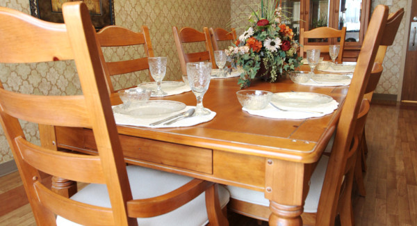 Table with dinnerware